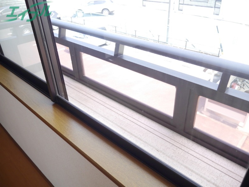 バルコニー　同物件別部屋写真