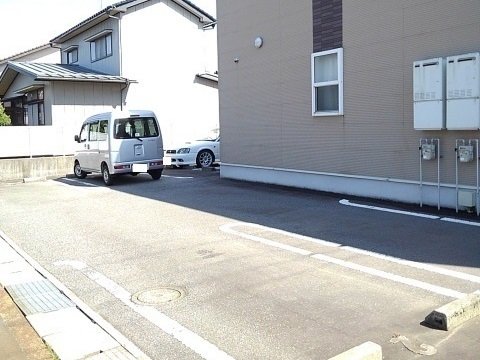 駐車場　駐車場完備です