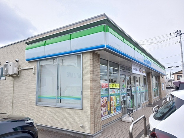 コンビニ　ファミリーマート荒井東店（コンビニ）まで2100m