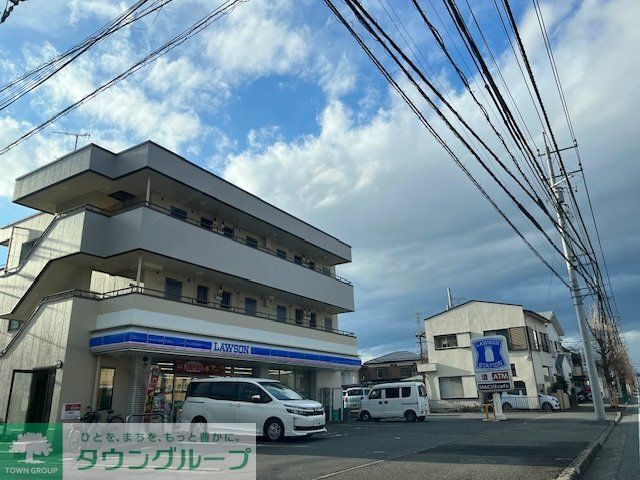 コンビニ　ローソン厚木飯山店（コンビニ）まで690m