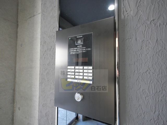 エントランス　人気のオートロック付きマンションです♪
