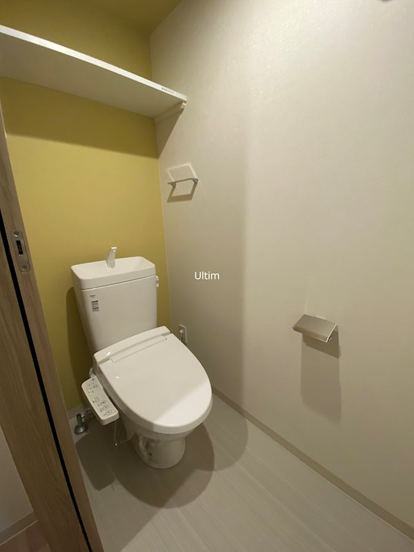 トイレ　別のお部屋の写真ですが参考までに