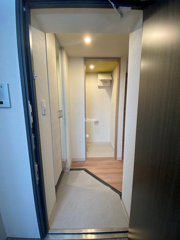 玄関　別のお部屋の写真ですが参考までに