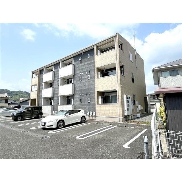 エントランス　建物外観