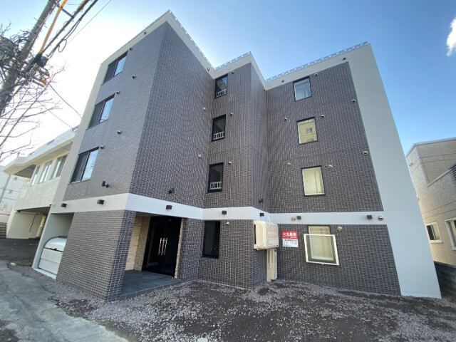 建物外観　札幌市白石区本郷通１１丁目「Ｍａｉｓｏｎ　ｋａｍｕｙ本郷通」
