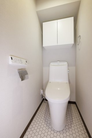 トイレ　※写真は同タイプ住戸です。