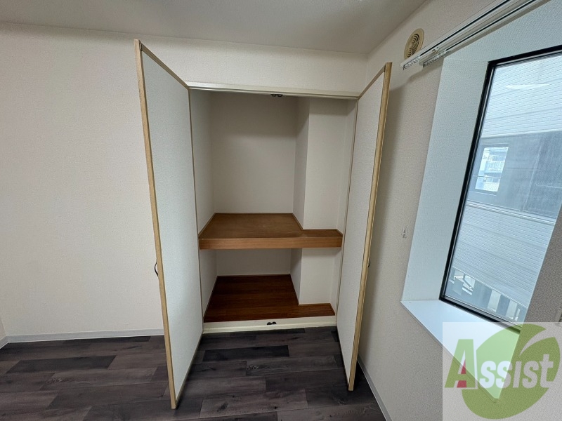 収納　寝室の収納です。部屋がすっきり片付きます。