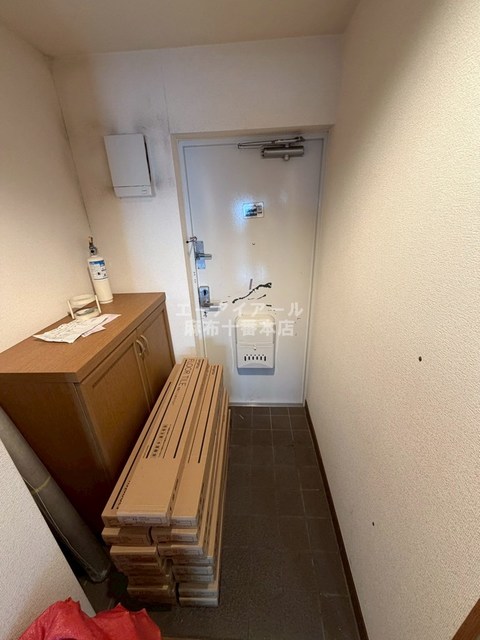 玄関　内装中