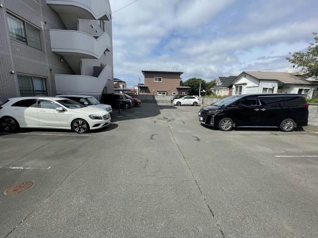 駐車場　駐車場