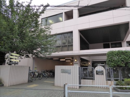 図書館　北新宿図書館（図書館）まで213m
