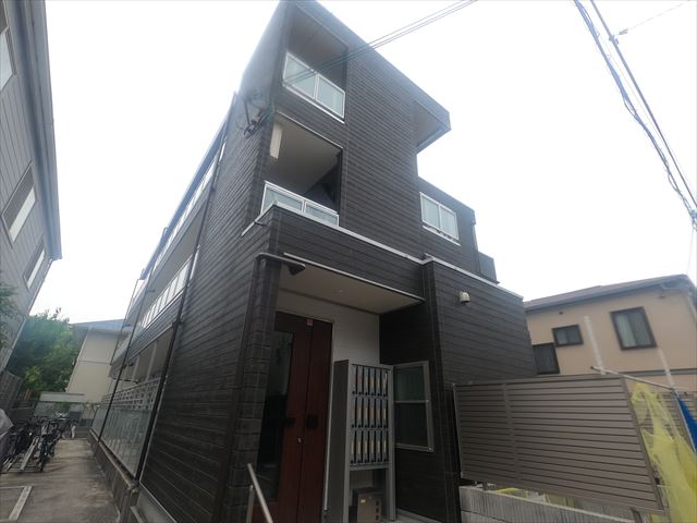 建物外観　閑静な住宅街に立地しています。