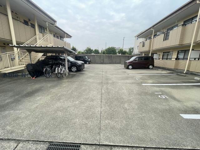 駐車場　駐車場