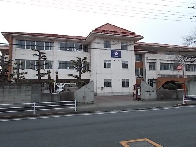 小学校　桜小学校（小学校）まで180m