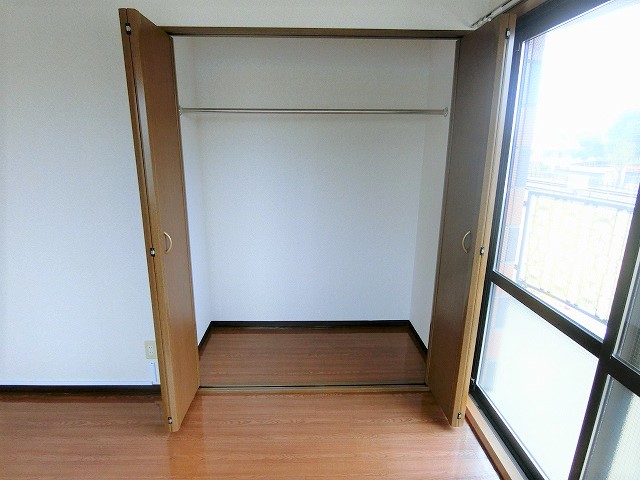 収納　写真は同建物の別部屋を参考に掲載しております。
