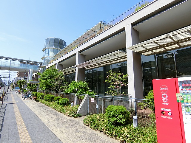 図書館　羽村市図書館（図書館）まで505m