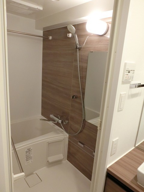 バス・シャワールーム　※写真は同タイプ住戸です。