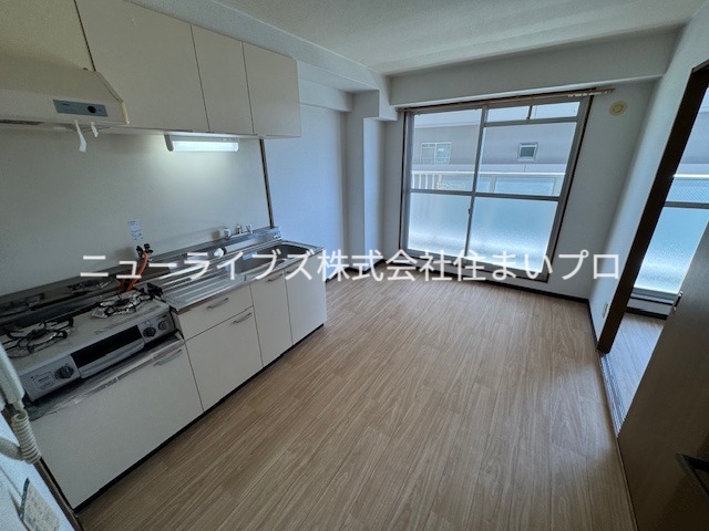 エムプラザ楠根参番館の居間写真