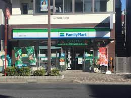 コンビニ　ファミリーマート新宿余丁町店（コンビニ）まで155m