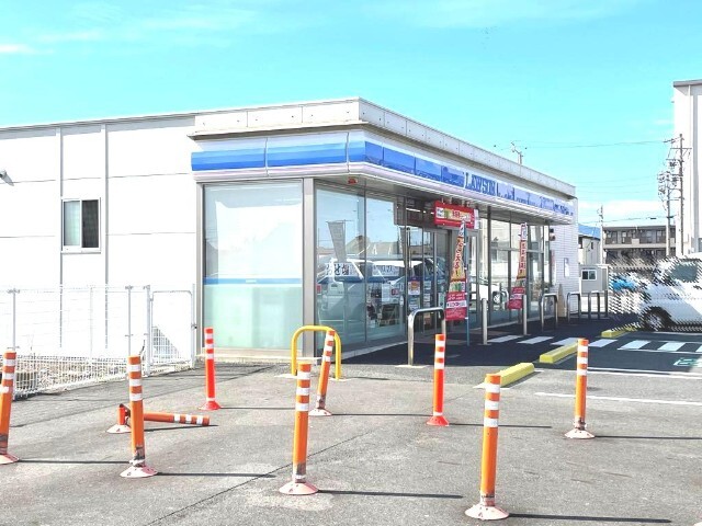 コンビニ　ローソン桑名長島町店（コンビニ）まで588m