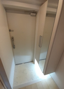 玄関　アドラスト