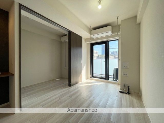 レジディア高田馬場の居間写真