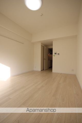 ラルシェパルク新大阪の居間写真