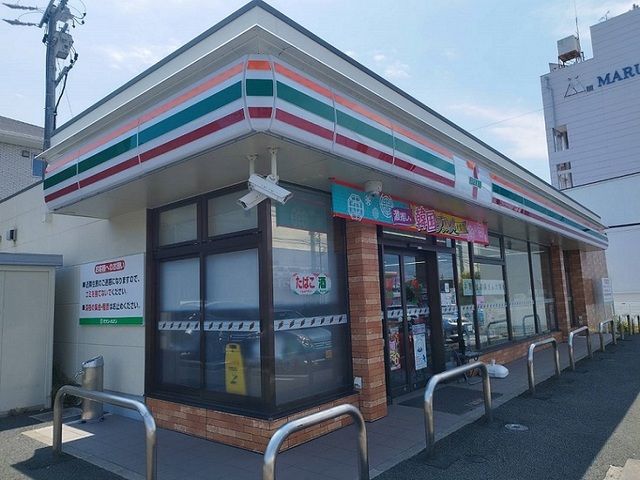 コンビニ　セブンイレブン（コンビニ）まで600m