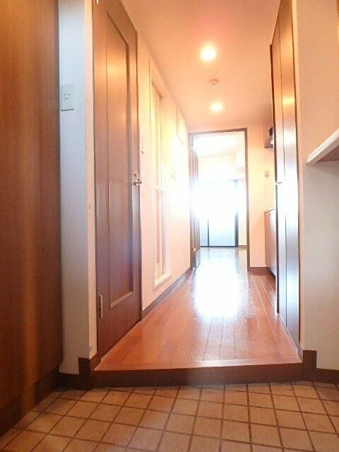 ＪＲ山手線 渋谷駅 徒歩11分 10階建 築27年の玄関写真