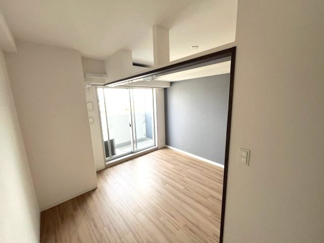 居室・リビング　イメージとして同マンション他部屋を表示しています