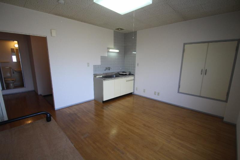 居室・リビング　8.5帖の洋室です。