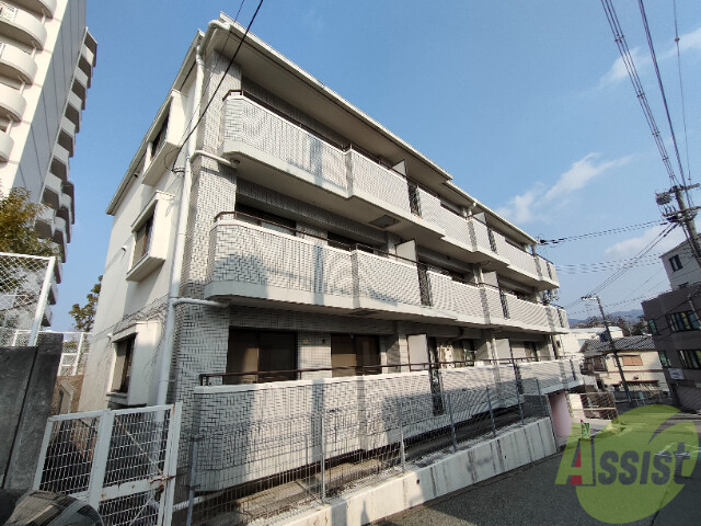 神戸市北区緑町のマンションの建物外観