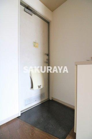 玄関　2020年撮影。現況と異なる場合がございます。