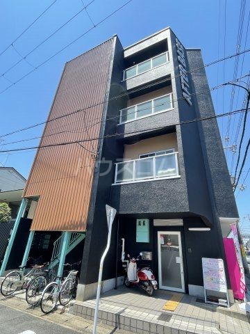 京都市西京区樫原畔ノ海道のマンションの建物外観