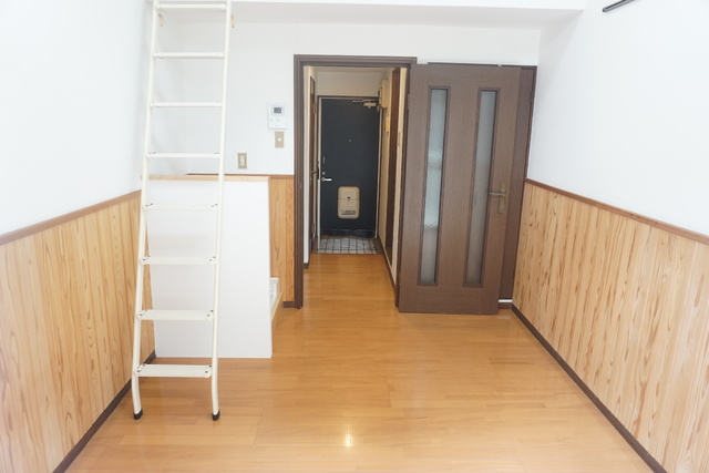 居室・リビング　５．３畳洋室でございます★