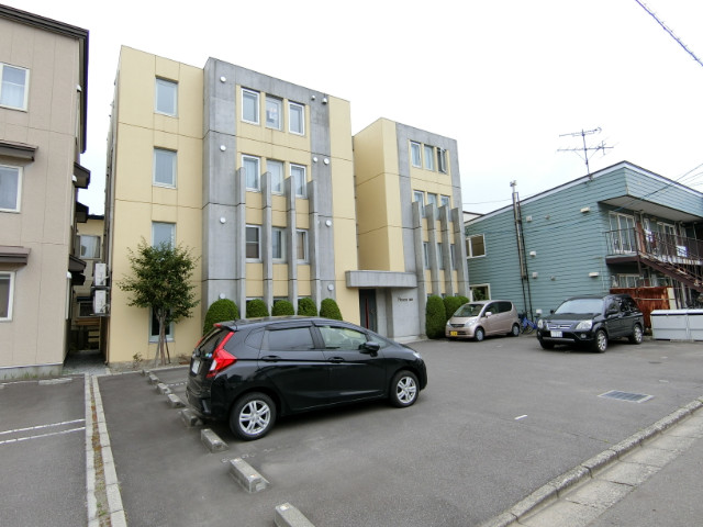 函館市松川町のマンションの建物外観