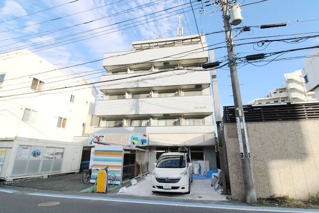 【茅ヶ崎市中海岸のマンションの建物外観】