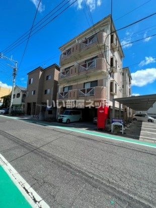 鹿児島市上荒田町のマンションの建物外観