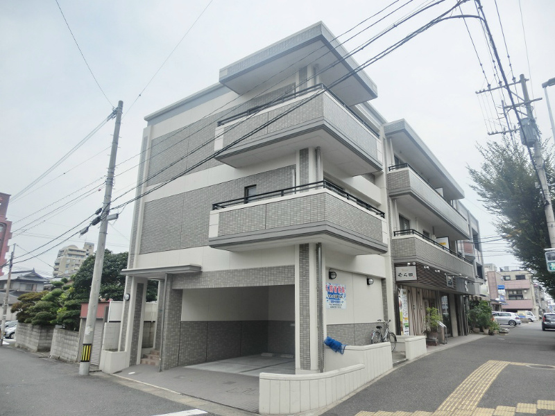 北九州市小倉北区足原のマンションの建物外観