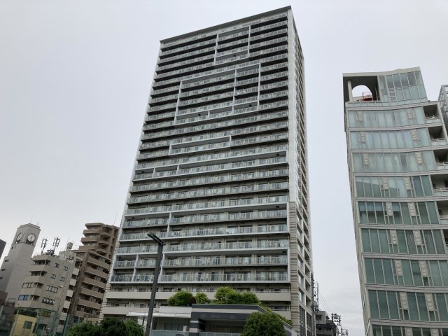 新宿区四谷のマンションの建物外観