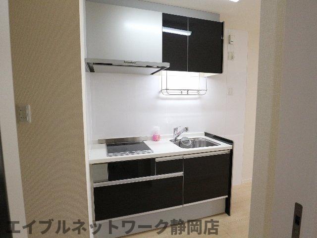 【静岡市葵区水落町のマンションのキッチン】