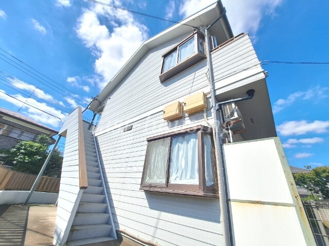 小金井市本町のアパートの建物外観