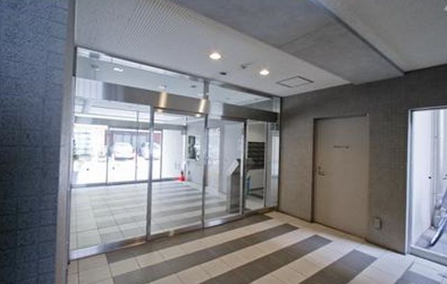 【豊島区西池袋のマンションのロビー】