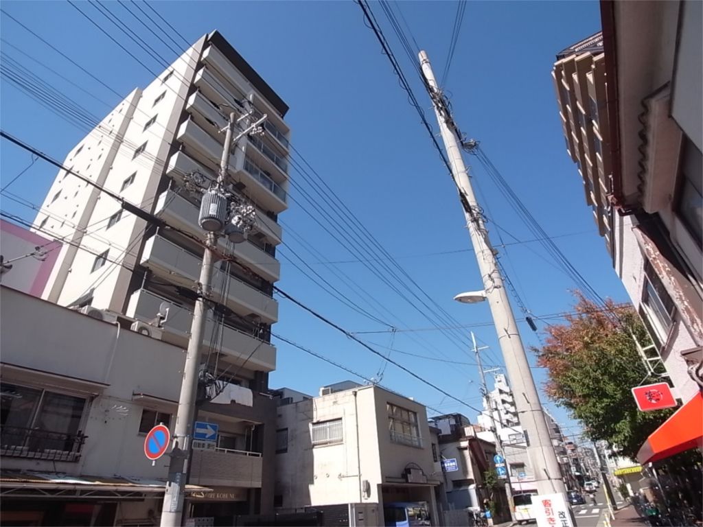 【神戸市兵庫区西橘通のマンションの建物外観】