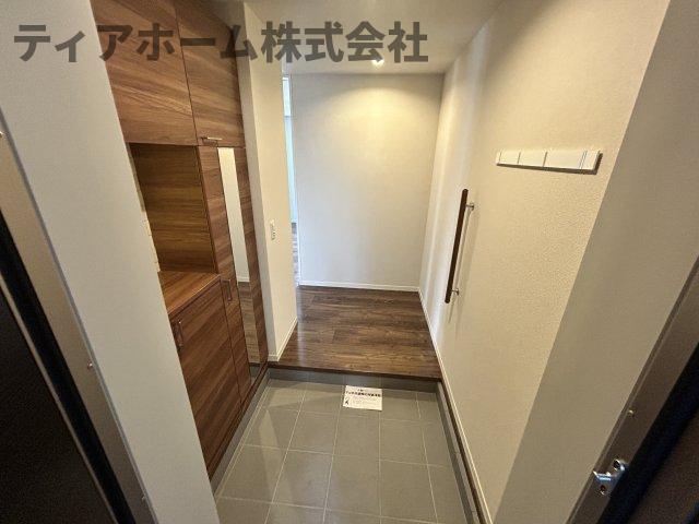 【葛城市南道穗のマンションの玄関】