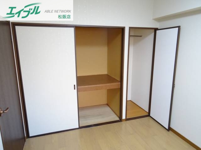 収納　同型参考写真