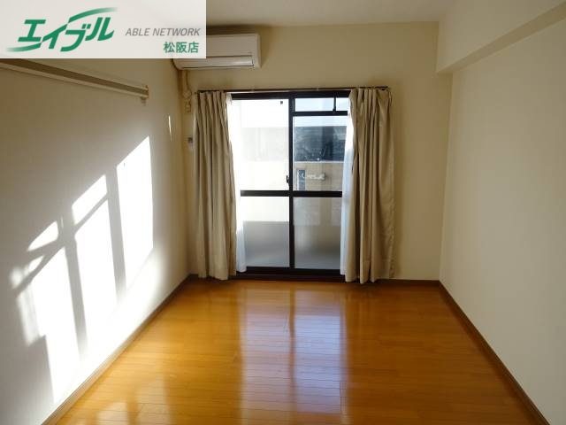 居室・リビング　同型参考写真