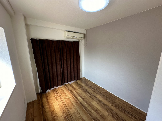 居室・リビング　別号室の写真です