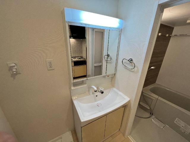 洗面設備　洗髪洗面化粧台