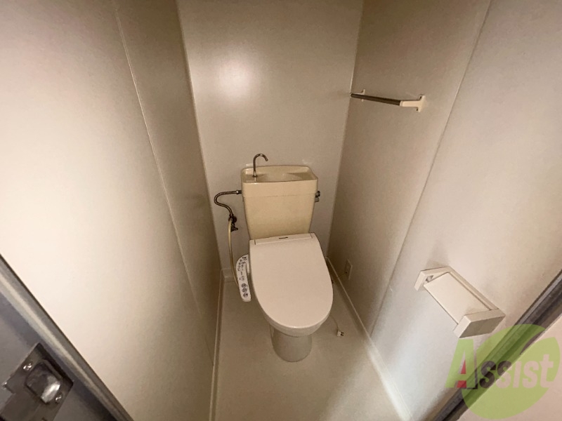 トイレ　トイレは温水洗浄便座となっており、快適にお使いいただけます。