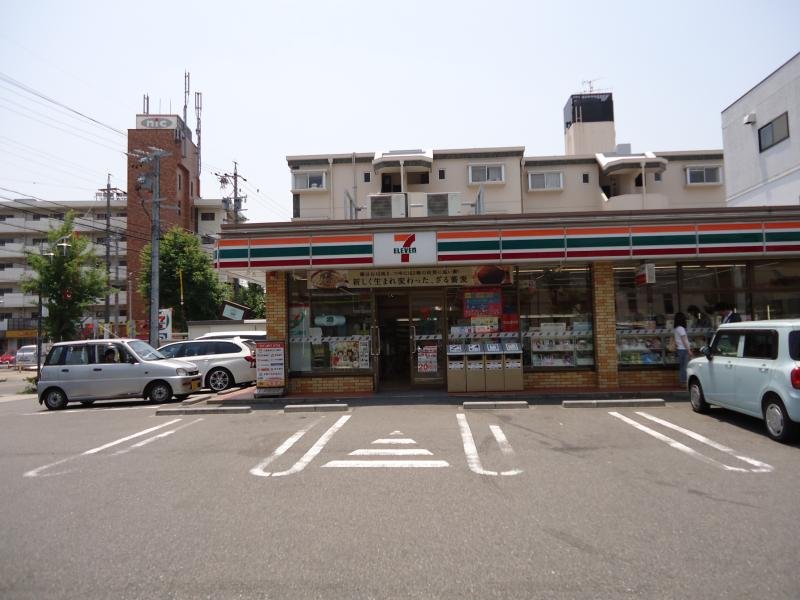 コンビニ　セブンイレブン名古屋植田1丁目店（コンビニ）まで70m
